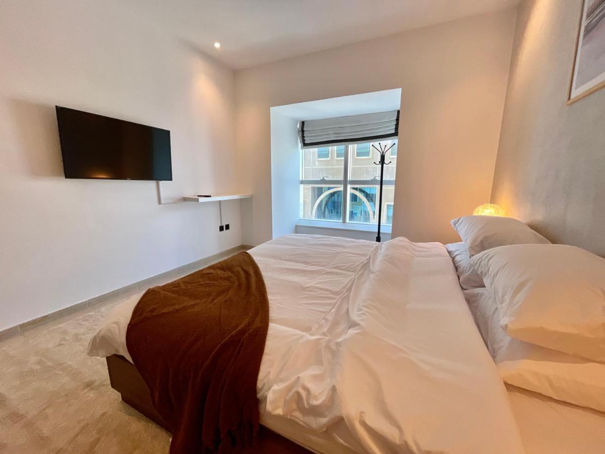 Deluxe 1 Bedroom Apartment - Elite Residence Dubai Marina - Sea View ภายนอก รูปภาพ